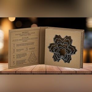 NEW! Santa Barbara Design Studio Holiday Cookie Cutters- Snowflakes Set Gift Box